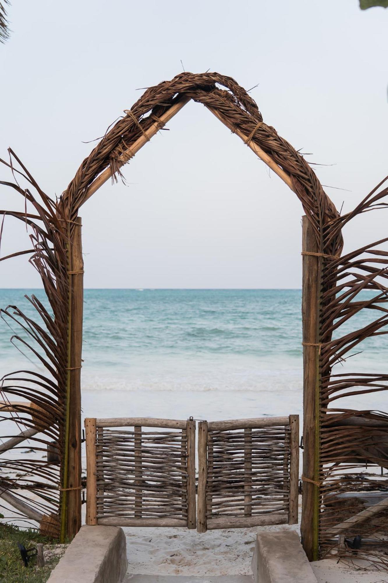 Kima Serviced Beach House & Suites Bwejuu Exteriér fotografie
